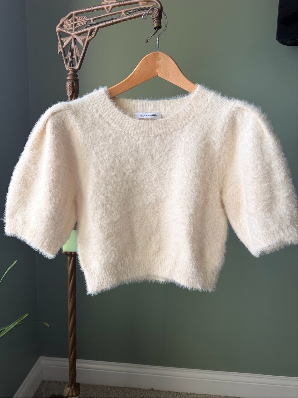 Day + Moon Fuzzy Puff Sleeve Cropped Sweater Cream Medium